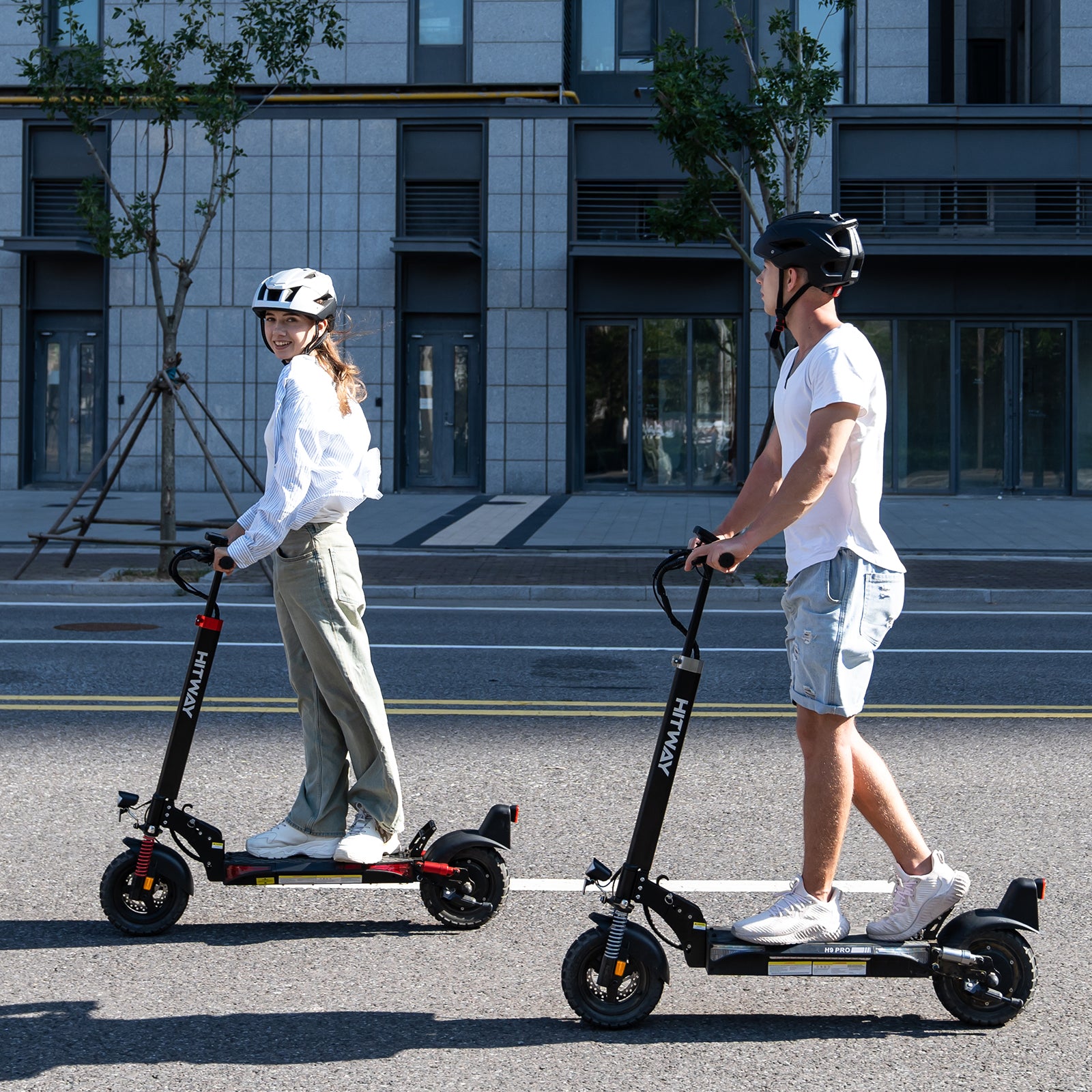 Electric Scooter Adult 10 Inch 500W Motor 20.8Ah Battery 3 Speed Modes, Maximum Speed 25KM/H, Tubeless Tyre, Turn Signals, APP Electric Scooter Adult 10 Inch 500W Motor 20.8Ah Battery 3 Speed Modes, Maximum Speed 25KM/H, Tubeless Tyre, Turn Signals, APP - Electric Maxx
