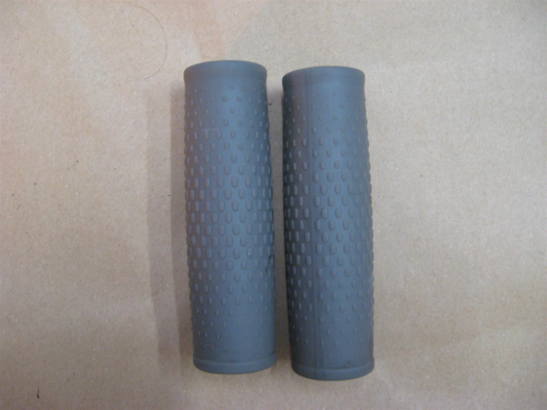 USED HANDLEBAR GRIPS FITS AOVO PRO SCOOTER USED HANDLEBAR GRIPS FITS AOVO PRO SCOOTER - Electric Maxx