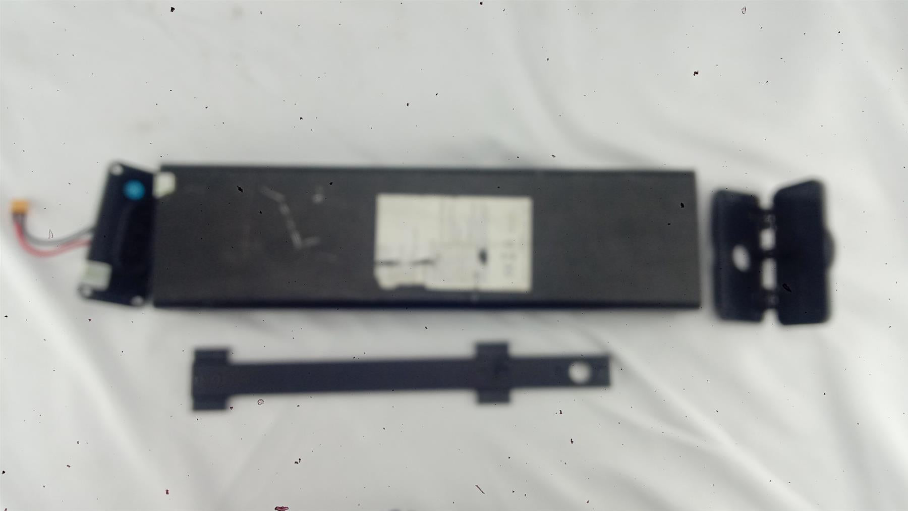 USED Genuine electriQ E-SC1 Alu battery box, end caps (No lock & charging port) USED Genuine electriQ E-SC1 Alu battery box, end caps (No lock & charging port) - Electric Maxx