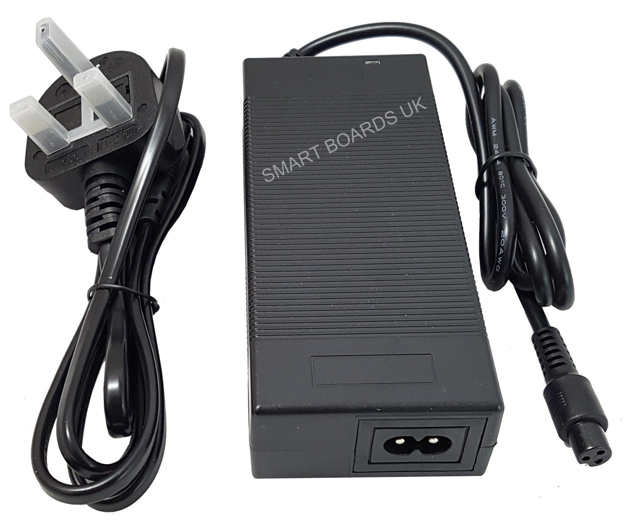 Chargeur de batterie pour hoverboard (42 V 2 A et 29 V 1,5 A) Chargeur de scooter électrique auto-équilibré Hoverboard Battery Charger (42V 2A & 29V 1.5A) Self Balance Electric Scooter Charger - Electric Maxx