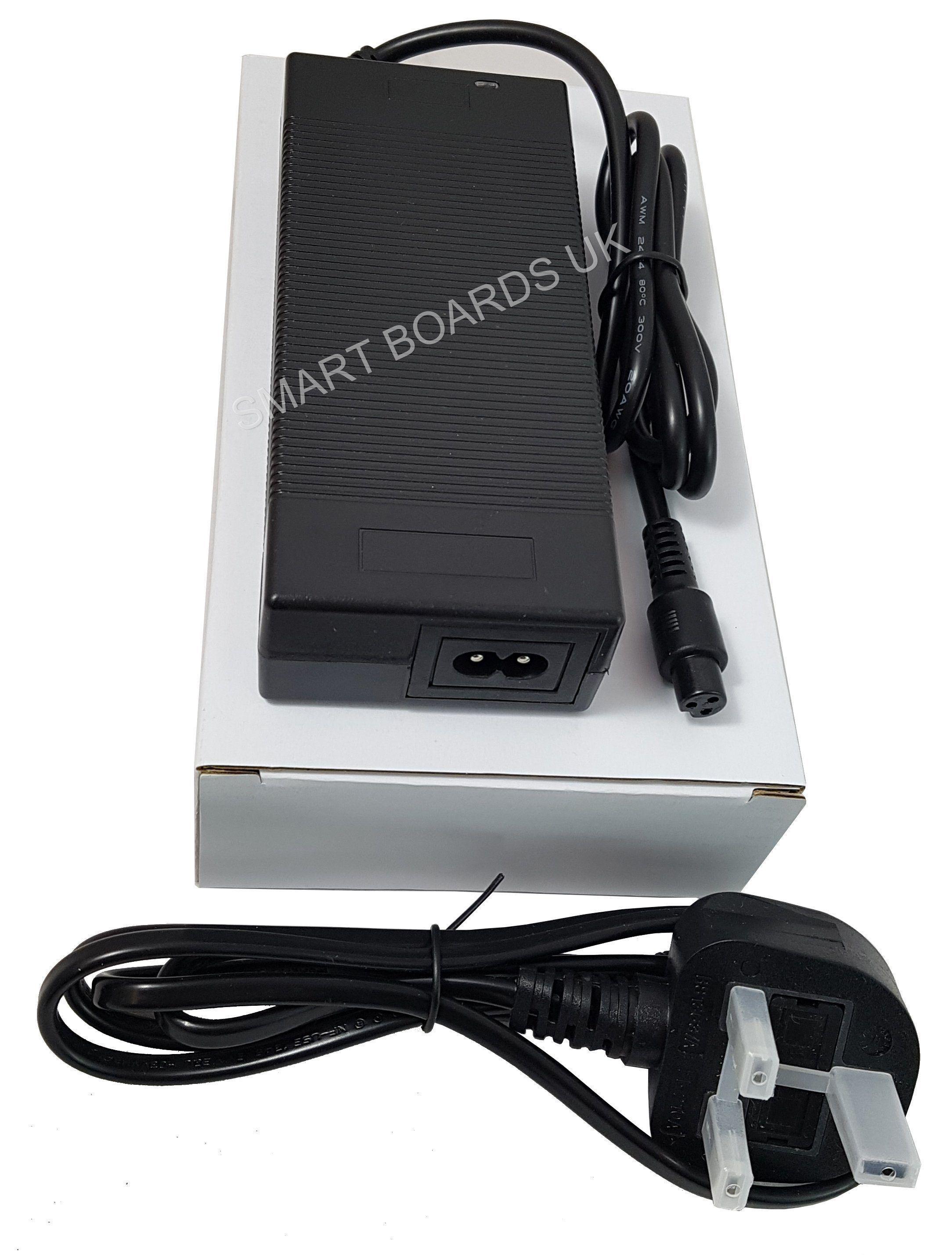 Chargeur de batterie pour hoverboard (42 V 2 A et 29 V 1,5 A) Chargeur de scooter électrique auto-équilibré Hoverboard Battery Charger (42V 2A & 29V 1.5A) Self Balance Electric Scooter Charger - Electric Maxx